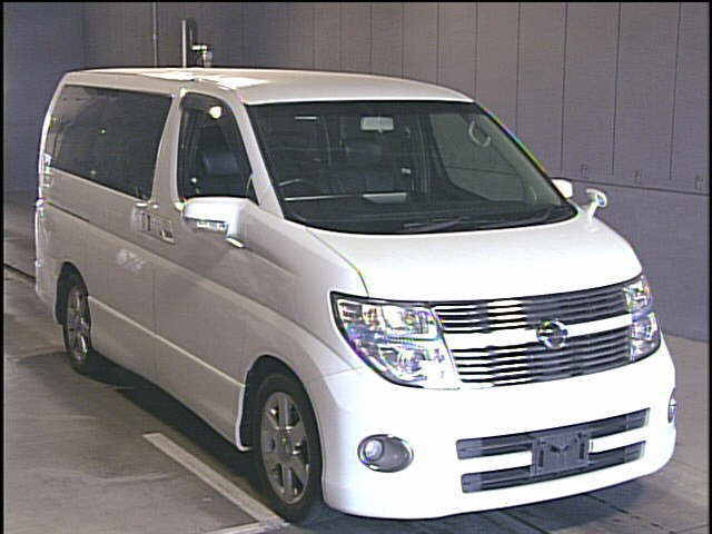 Used Nissan Elgrand Cars in Japanese car auction
